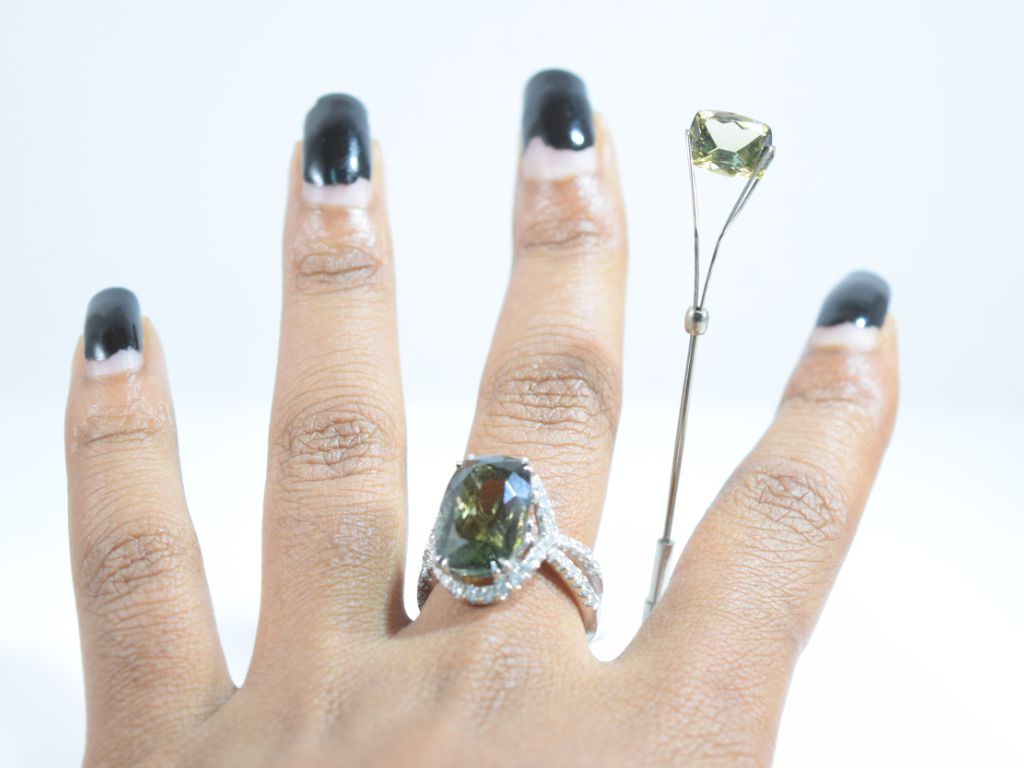fancy tanzanite in A Ring