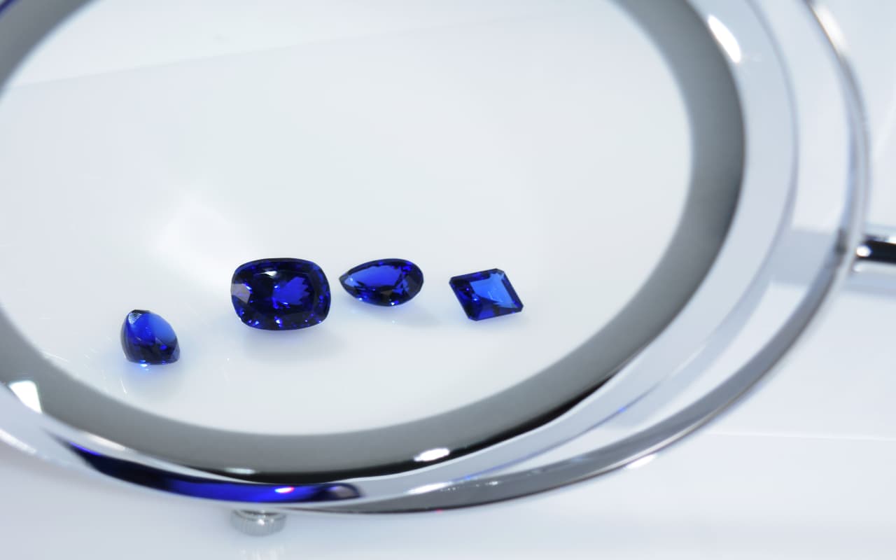 Tanzanite heat treatment helps turn the stones blue