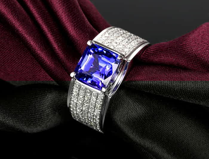Beautiful Tanzanite Stone Made bracelet