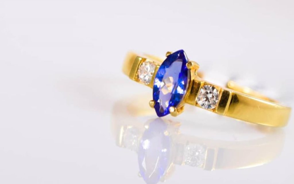 Gold Tanzanite ring
