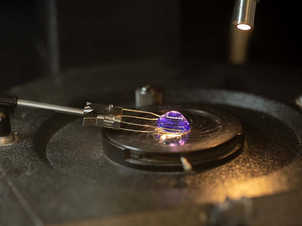 The Heating of Tanzanite Stone has some Tanzanite properties which makes the Tanzanite gemstones for making tanzanite jewelry which has tanzanite benefits,