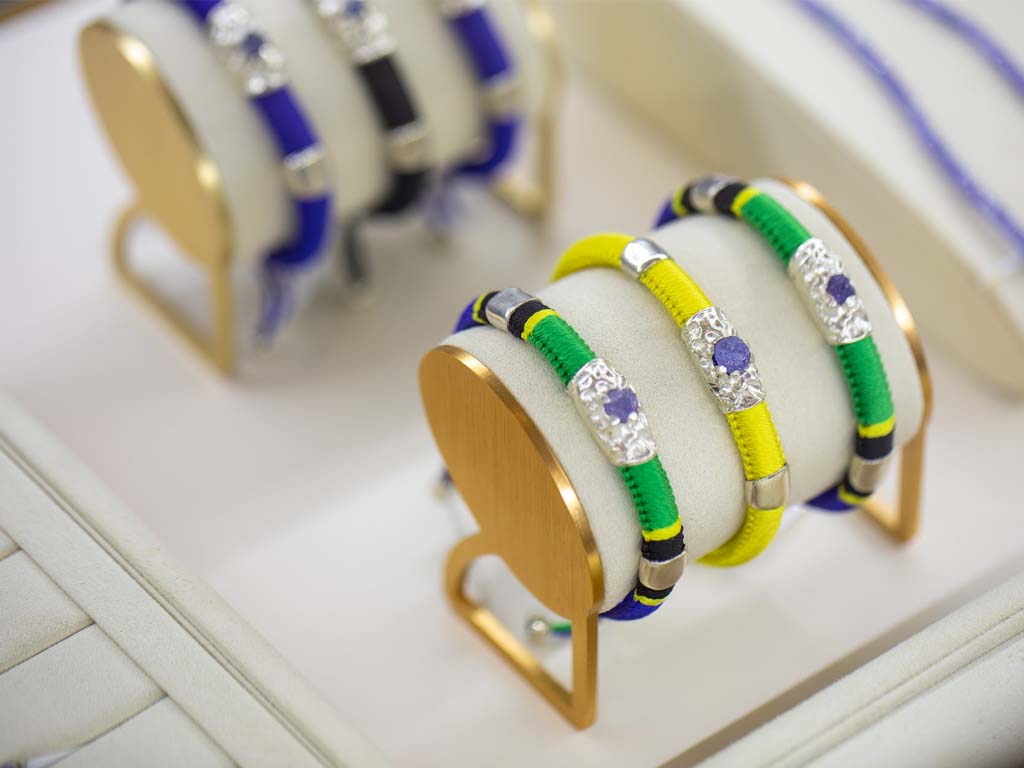 Tanzanite Jewelry Set is A coordinated ensemble of tanzanite jewelry, including a necklace, earrings, and bracelet, harmoniously crafted to enhance your elegance on any special occasion.